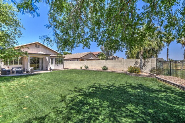 2567 E Brooks St Gilbert, AZ 85296 photo 2