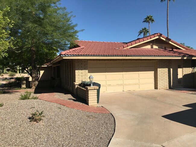 185 E Cercado Ln Litchfield Park, AZ 85340 photo 4