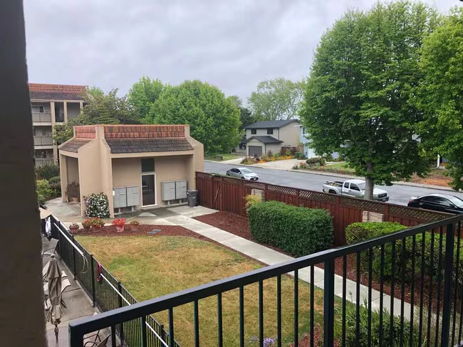 870 Cortez St Capitola, CA 95010 photo 4