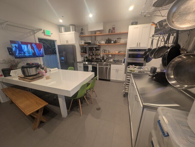 3491 20th St San Francisco, CA 94110 photo 4