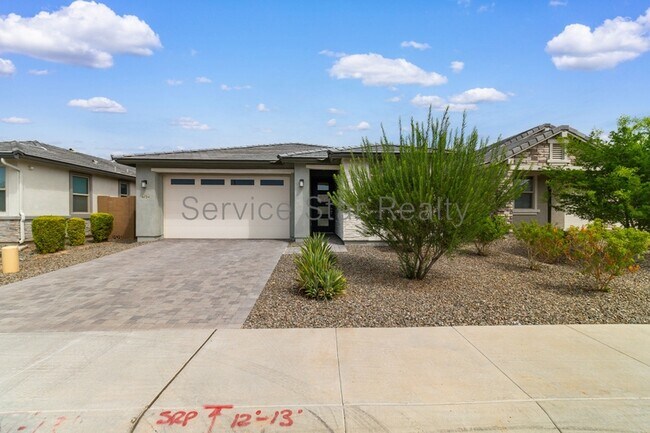 6724 W Discovery Dr Glendale, AZ 85301 photo 3