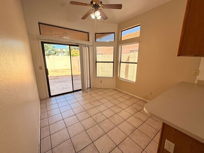 330 N Cottonwood Dr Gilbert, AZ 85234 photo 5