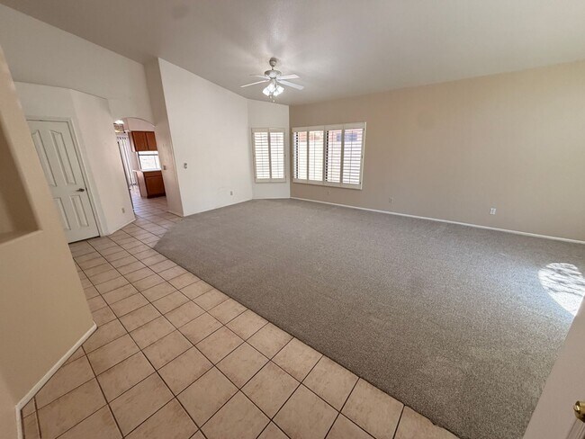 330 N Cottonwood Dr Gilbert, AZ 85234 photo 2