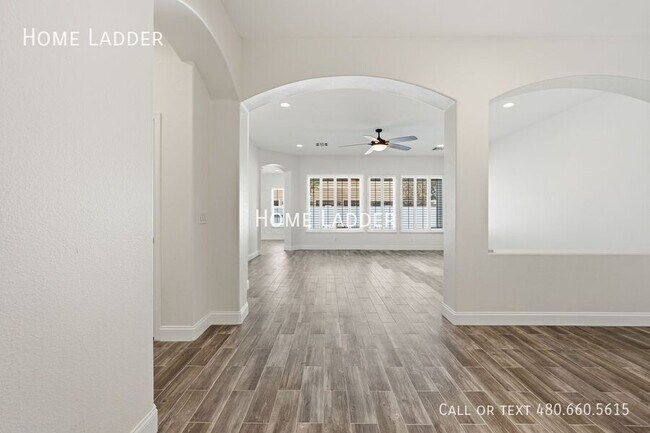 5080 S McClelland Dr Chandler, AZ 85248 photo 2