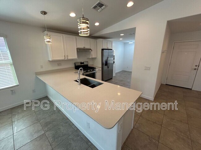 16422 W Saguaro Park Ln Surprise, AZ 85387 photo 5
