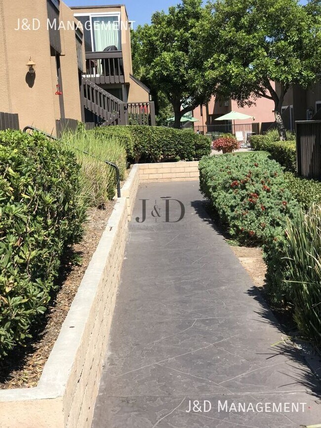 6555 Mt Ada Rd San Diego, CA 92111 photo 2