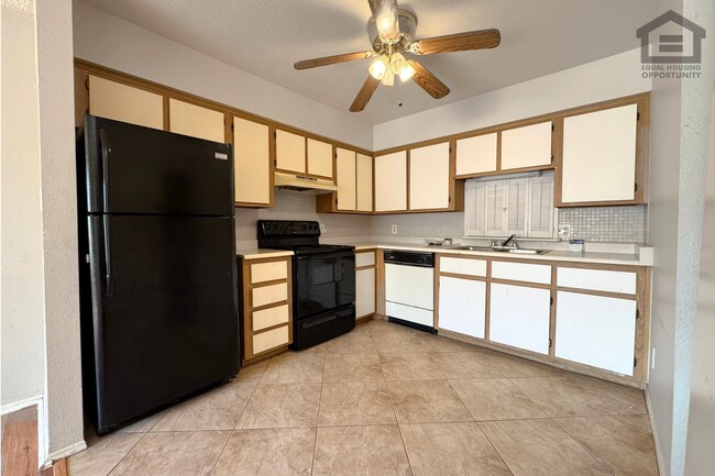 2151 N Meridian Dr Apache Junction, AZ 85120