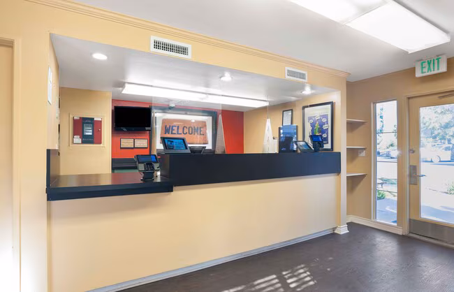 Furnished Studio-San Diego - Sorrento Mesa photo 4