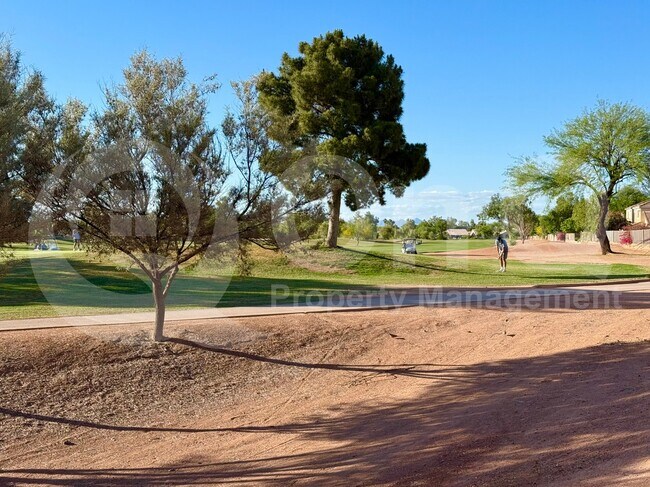 1430 S Boulder St Gilbert, AZ 85296 photo 2