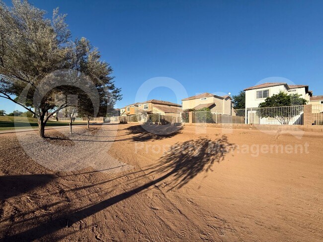 1430 S Boulder St Gilbert, AZ 85296 photo 3