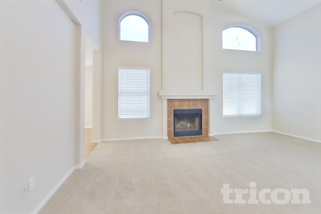 17220 N Wavyleaf Ave Surprise, AZ 85374 photo 3