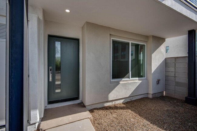 825 N 9th Ave Phoenix, AZ 85007 photo 4