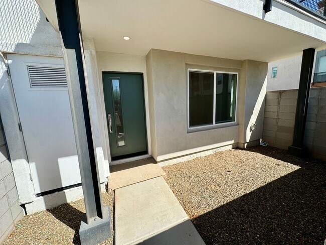 825 N 9th Ave Phoenix, AZ 85007 photo 5