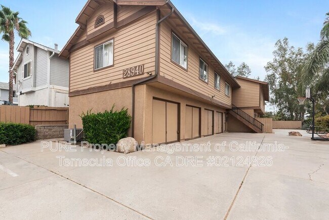 28940 Calle del Lago Murrieta, CA 92563