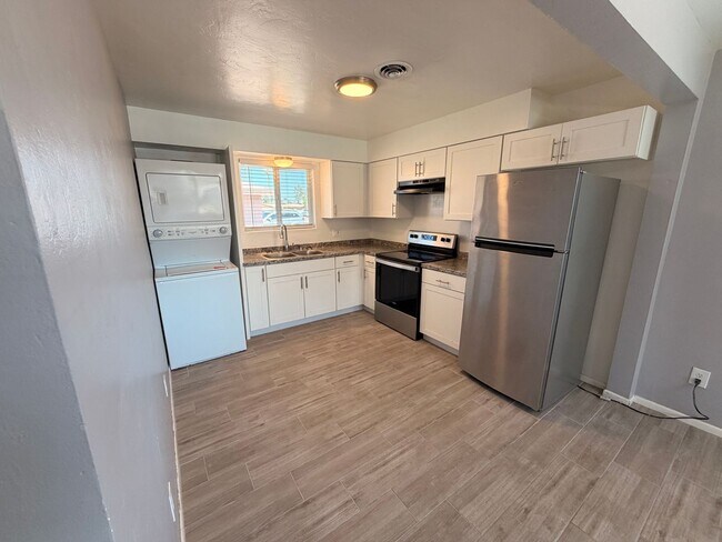 4837 E Willetta St Phoenix, AZ 85008 photo 4