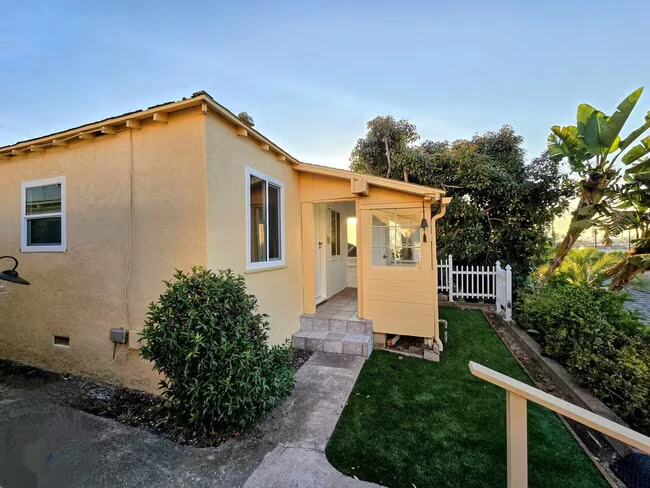 4661 Newport Ave San Diego, CA 92107