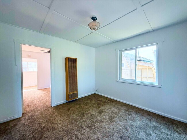 4661 Newport Ave San Diego, CA 92107 photo 4