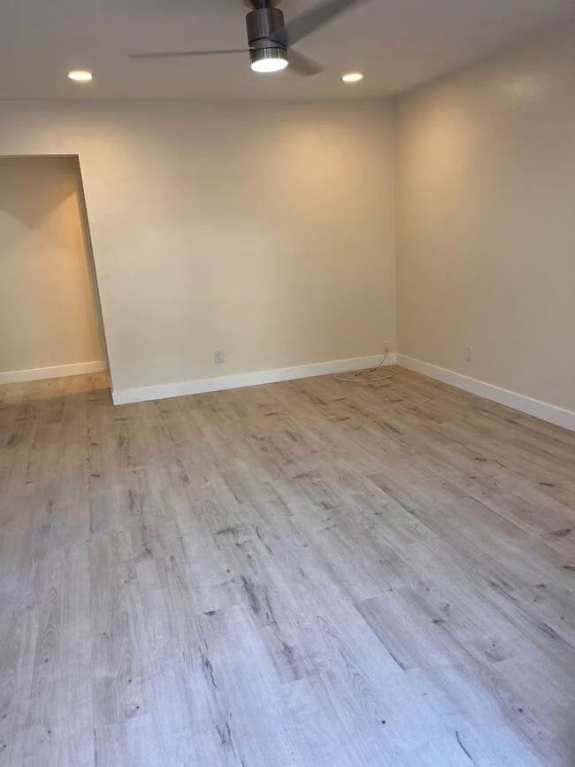 3234 Ashford St San Diego, CA 92111 photo 5