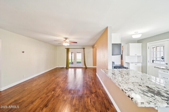 2320 W Whitton Ave Phoenix, AZ 85015 photo 3