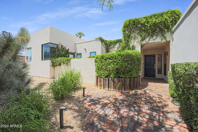 8526 E San Jacinto Dr photo 3