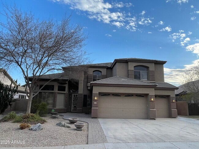 1283 E Saragosa St photo 3