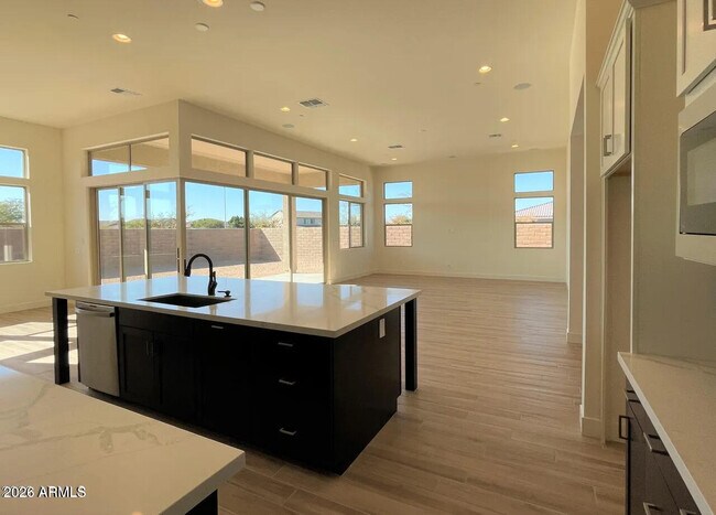 9273 W Country Club Trail Peoria, AZ 85383 photo 4