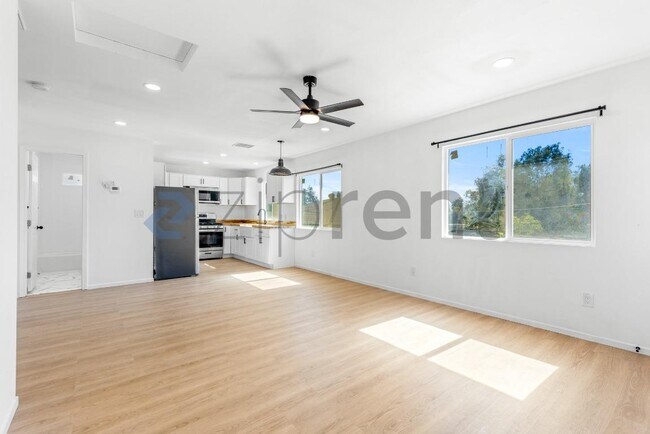 Unit 2 photo 2