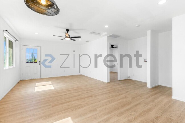 Unit 2 photo 4