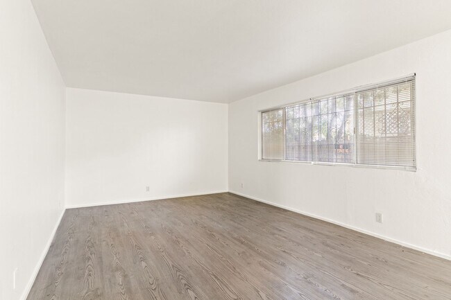 2674 Parker Ave Oakland, CA 94605 photo 4