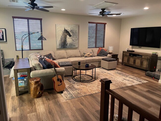 9278 W Black Hill Rd Peoria, AZ 85383 photo 5