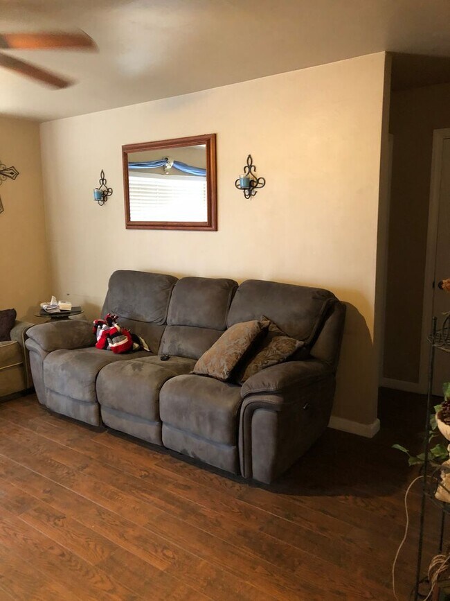 2221 Alton Pl Lemon Grove, CA 91945 photo 4