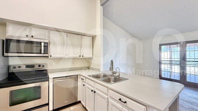 9121 N 68th Ave Peoria, AZ 85345 photo 3