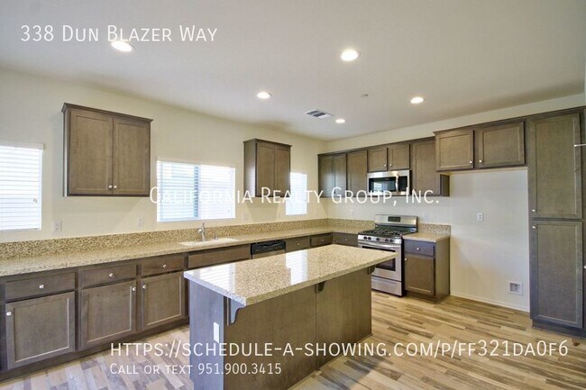 338 Dun Blazer Wy Fallbrook, CA 92028 photo 5