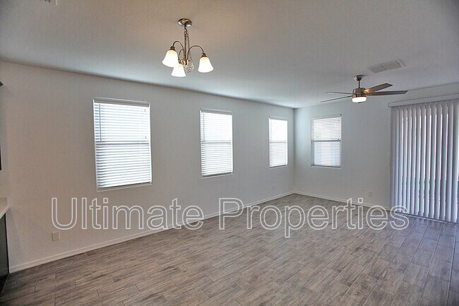 12624 W Nogales Dr Sun City West, AZ 85375 photo 4