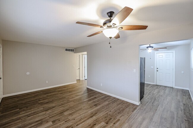 2323 N 39th Ave Phoenix, AZ 85009 photo 5