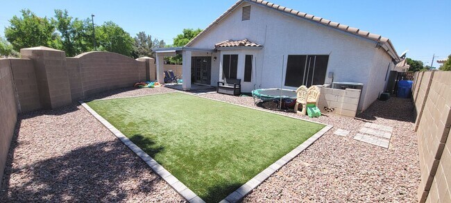 861 N Concord St Gilbert, AZ 85234 photo 2