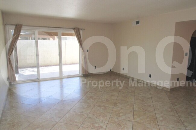 515 W Harvard Dr Tempe, AZ 85283 photo 3