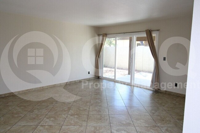 515 W Harvard Dr Tempe, AZ 85283 photo 4