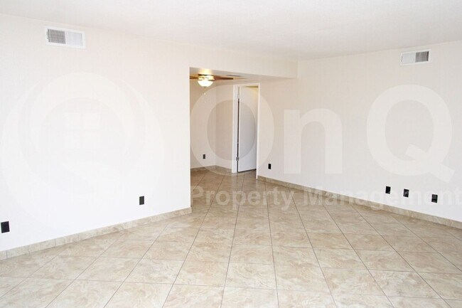515 W Harvard Dr Tempe, AZ 85283 photo 5