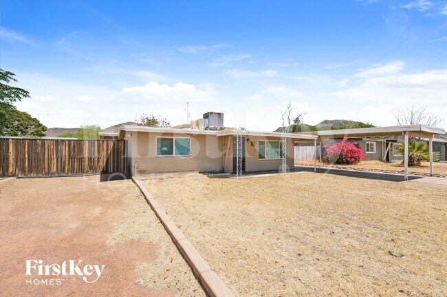 1124 W Cinnabar Ave Phoenix, AZ 85021 photo 2