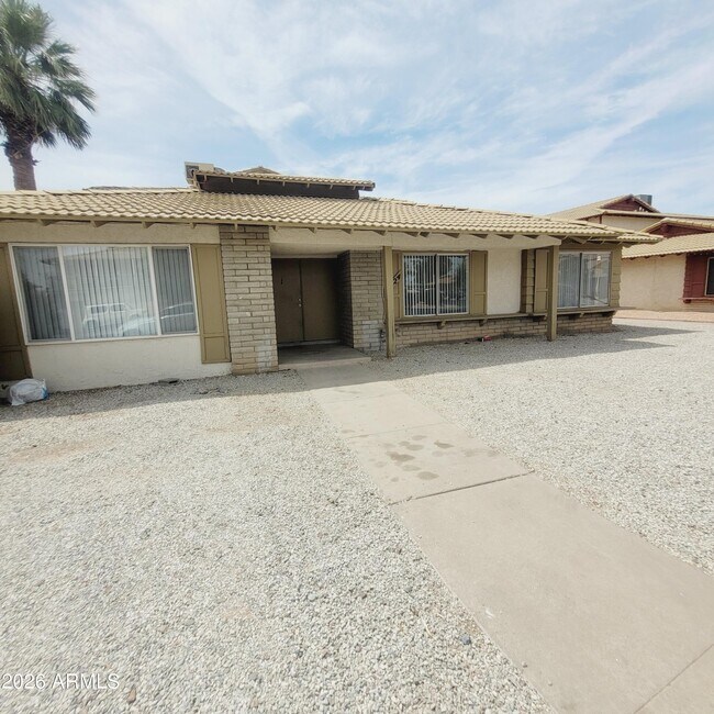 4424 N 53rd Ln Phoenix, AZ 85031 photo 2