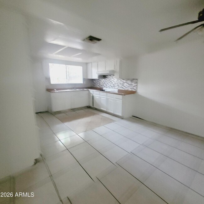 4424 N 53rd Ln Phoenix, AZ 85031 photo 5