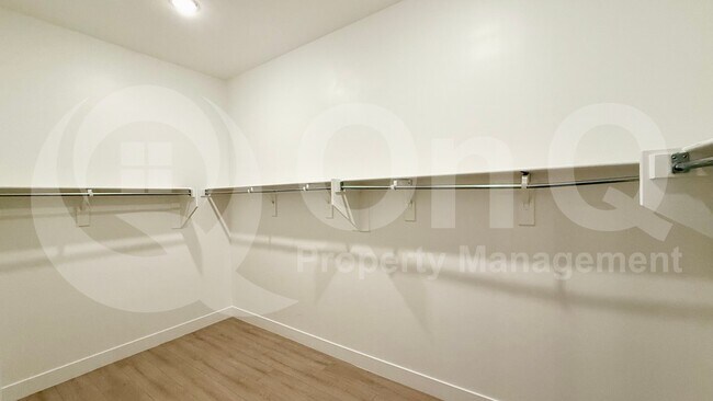 4411 W Park View Ln Glendale, AZ 85310 photo 4