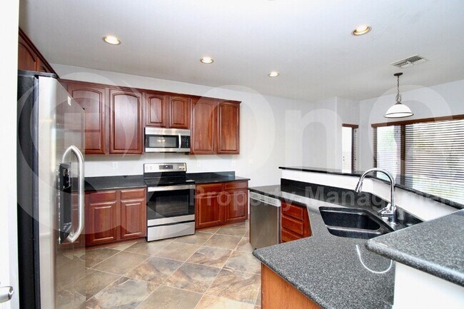 5018 W St Kateri Dr Phoenix, AZ 85339 photo 2