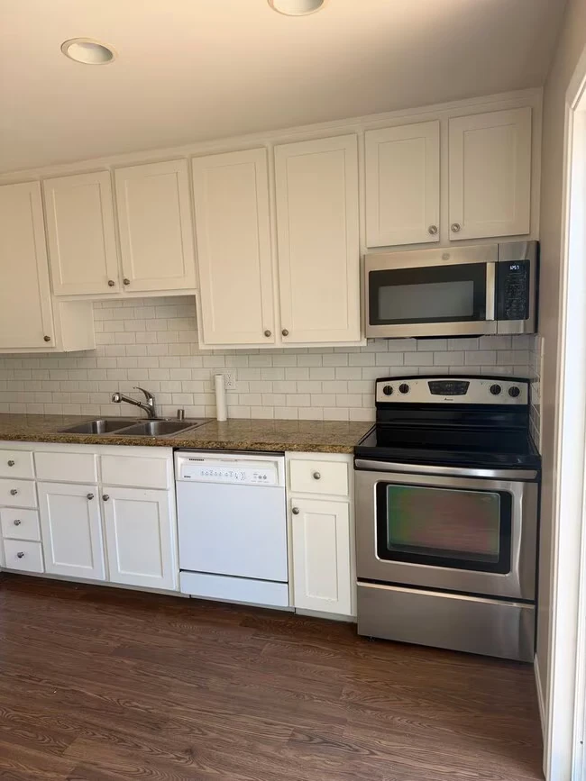 2313 Caminito Estero San Diego, CA 92107 photo 3