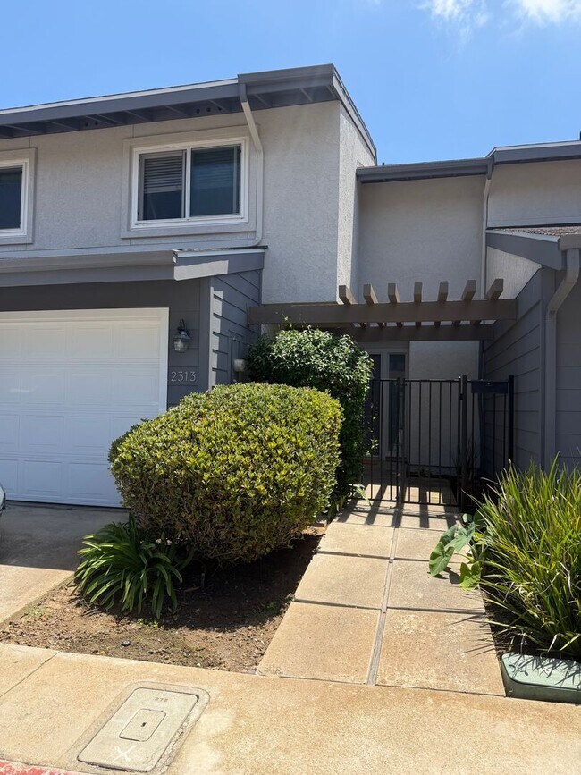 2313 Caminito Estero San Diego, CA 92107
