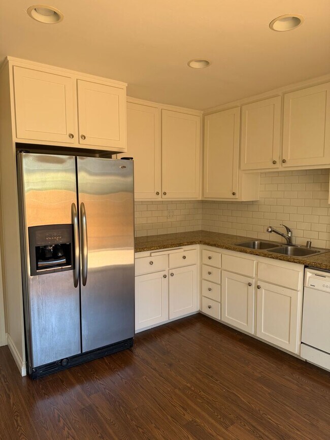 2313 Caminito Estero San Diego, CA 92107 photo 2