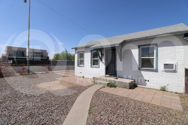 1022 S Montezuma Ave Phoenix, AZ 85003 photo 2