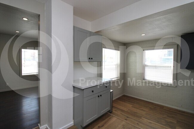 1022 S Montezuma Ave Phoenix, AZ 85003 photo 4