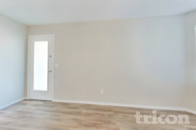 3624 S 71st Dr Phoenix, AZ 85043 photo 5